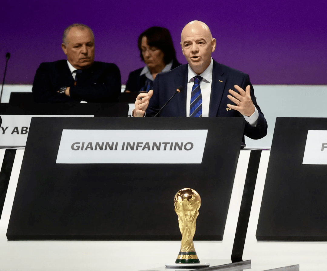 爱游戏关于科维托娃重返赛场,战术调整首场状态出色,美国队观众沸腾!引发球迷热议的信息